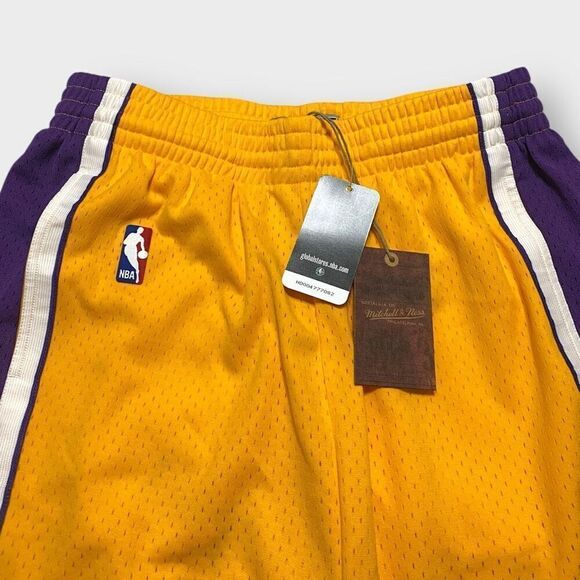 Mitchell & Ness Los Angeles Lakers ‘09  Swingman Yellow Shorts Mens size L NWT - Picture 5 of 10